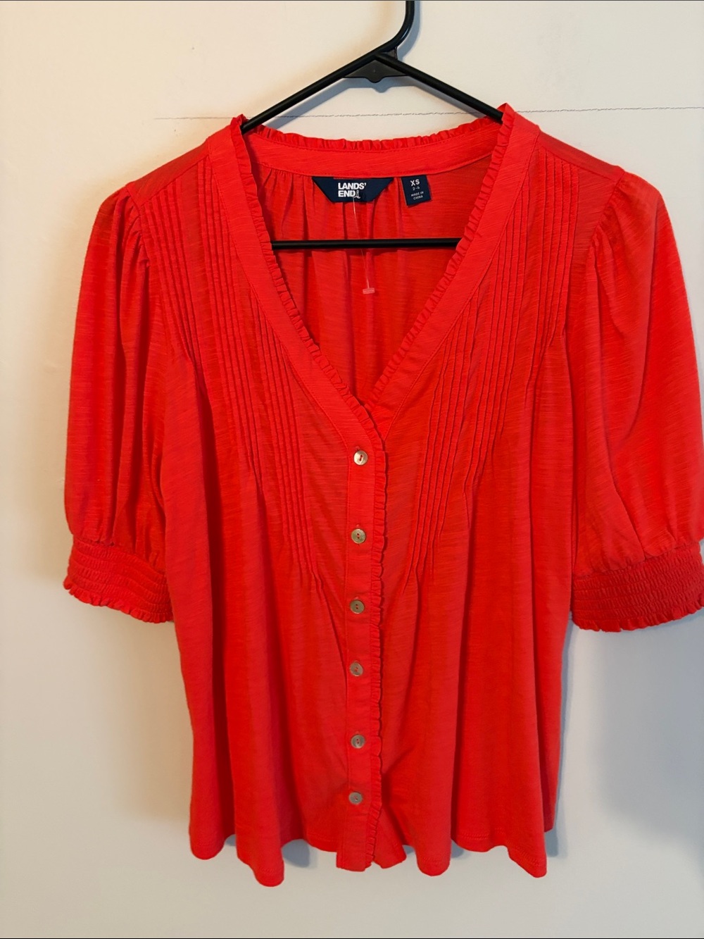 Lands' End  bright Red V-Neck Button Front Pintuck Blouse. XS. Cotton/modal